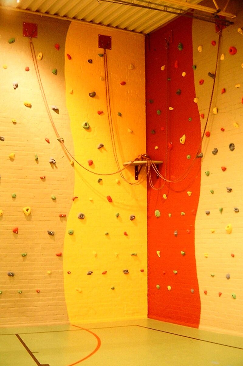Climbing wall